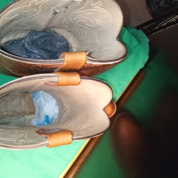 Dingo Brown Western Cowboy Boots - Picture 8 of 16